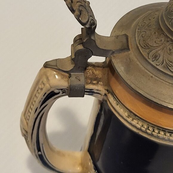 Vintage German Beer Stein Pewter Lid 8.5 in Tall Hand Painted Couple 0.5 L - Picture 12 of 16